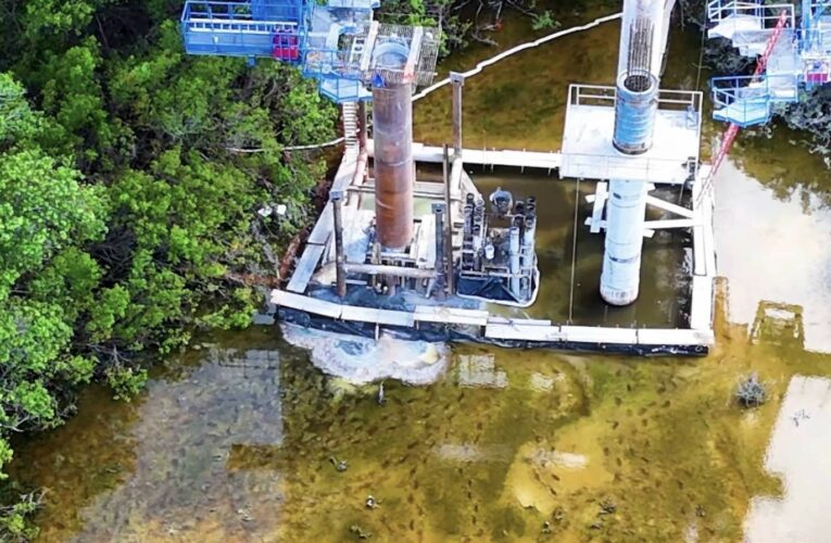 Denuncian derrame de cemento en la laguna por obras del Puente Nichupté (Quintana Roo)