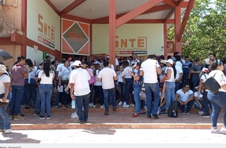 Maestros toman instalaciones de la Sección 33 del SNTE en Yucatán