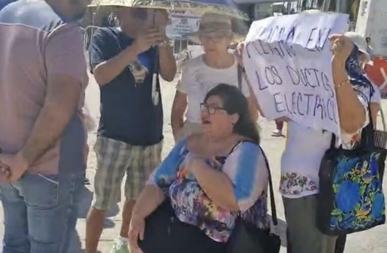 Vecinos bloquean acceso al muelle fiscal en Progreso, Yucatán; denuncian daños por construcción del viaducto