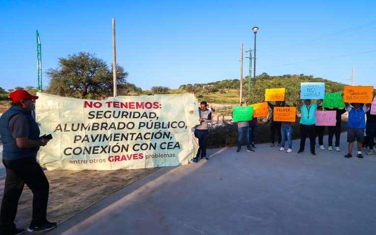 Piden agua en Oasis Desértika (Querétaro)